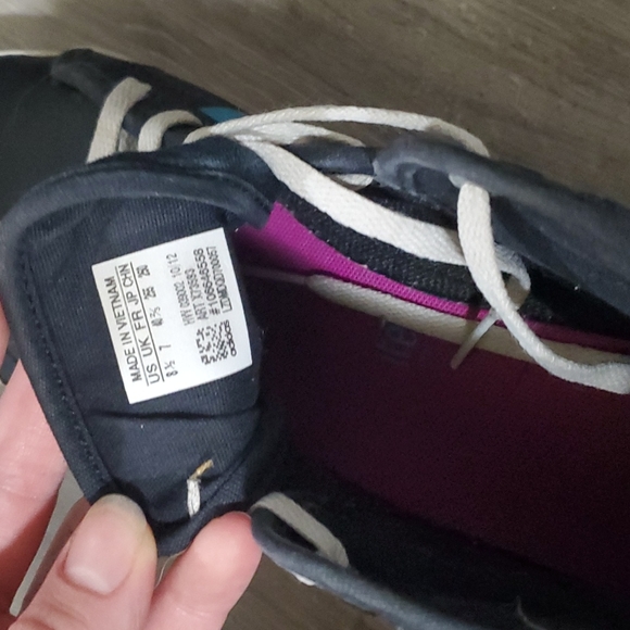 Adidas shoes - Picture 4 of 4